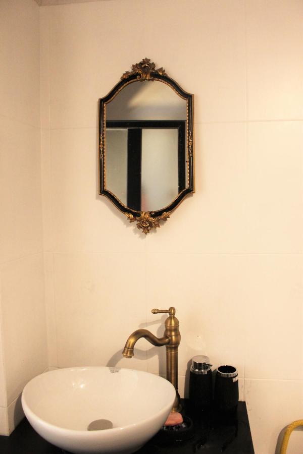 Entire Serviced Apartment With A Beautiful View Tiranë Eksteriør bilde