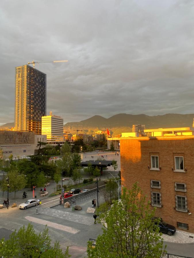 Entire Serviced Apartment With A Beautiful View Tiranë Eksteriør bilde