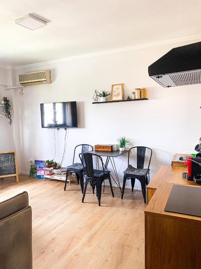 Entire Serviced Apartment With A Beautiful View Tiranë Eksteriør bilde
