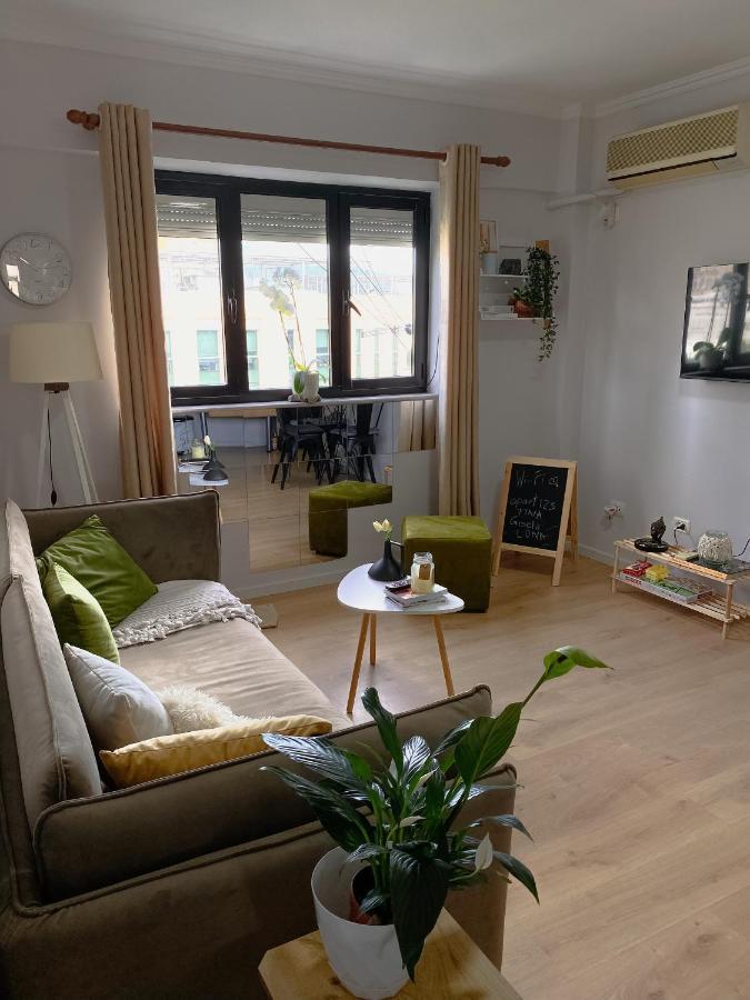 Entire Serviced Apartment With A Beautiful View Tiranë Eksteriør bilde