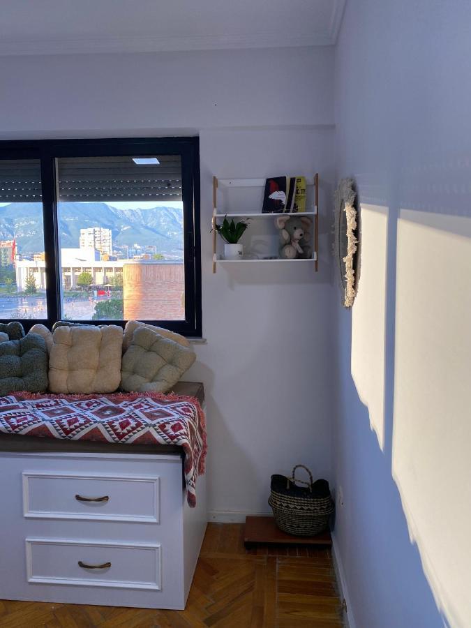 Entire Serviced Apartment With A Beautiful View Tiranë Eksteriør bilde