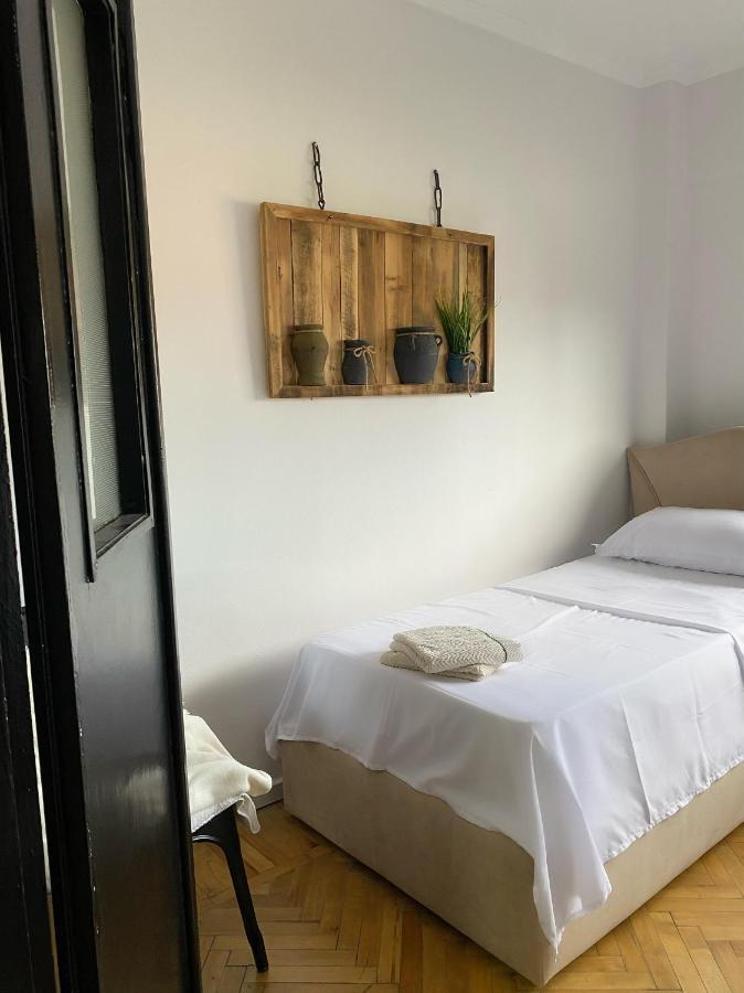 Entire Serviced Apartment With A Beautiful View Tiranë Eksteriør bilde